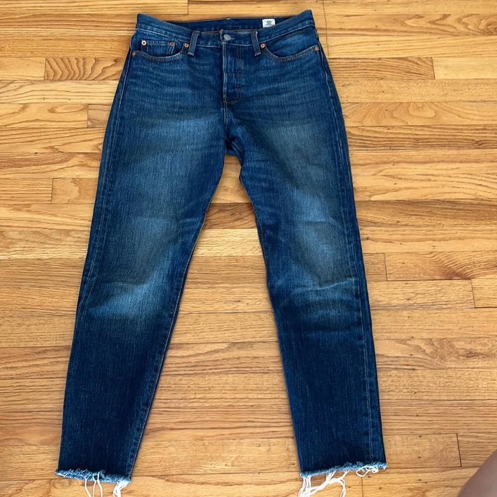 EUC Levi's white oak cone jeans - Picture 12 of 13